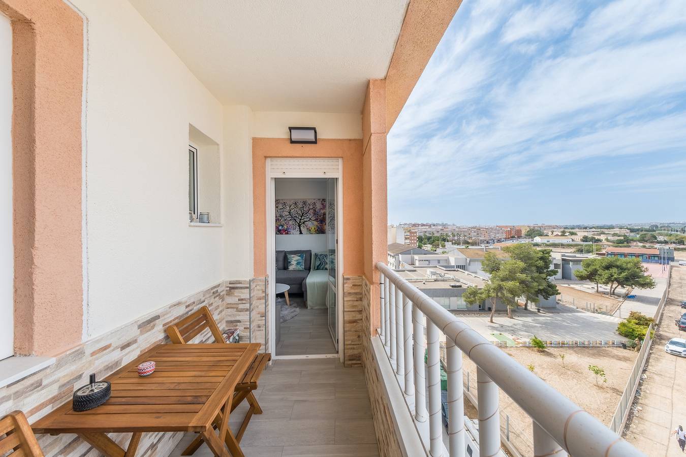 Entire apartment, Apartment 'Skyline 21' with Lake View, Wi-Fi and Air Conditioning in Torrevieja Centre, Torrevieja