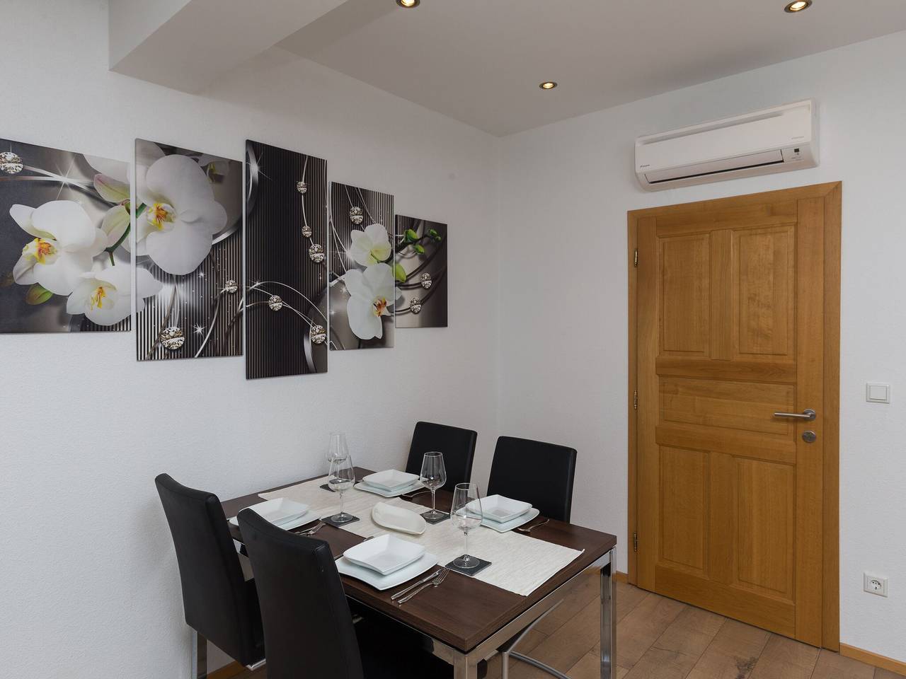 Ganze Wohnung, Villa Celenca - Superior Two Bedroom Apartment with Terrace and Sea View - A5 in Mokosica, Dubrovnik-Neretva