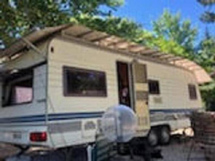 Location de vacances pour 3 personnes, avec vue et jardin à Bertignat - 3