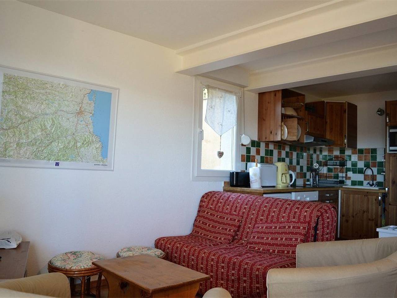 Entire apartment, Spacious T4 apartment in Les Angles with parking in Les Angles, Prades region