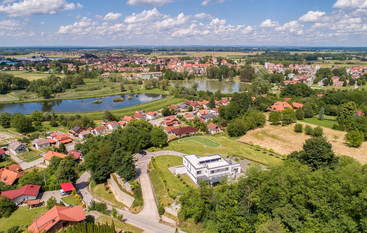 Gemütliche 350 m² große Ferienwohnung mit WLAN, Terrasse und Grill in der Nähe des Zentrums von Ludbreg in Ludbreg, Varazdin