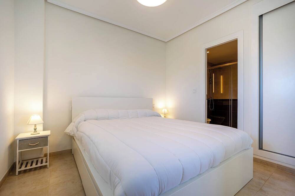 Apartamento inteiro, Apt. for 5 people with swimming pool, terrace, Ac, Wifi and free parking in Cabanes, Costa del Azahar