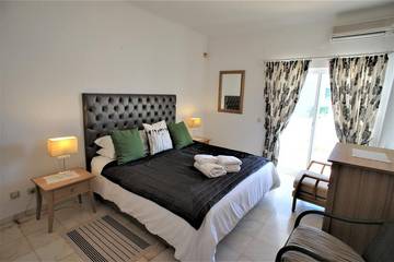 Apartment for 5 People in Vale do Lobo, Praia do Ancão, Photo 1