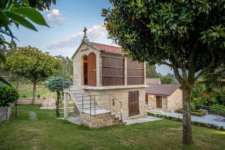 Casa de vacaciones para 12 personas, con vistas además de jardín y piscina, Se admiten mascotas en Provincia de Pontevedra - 4