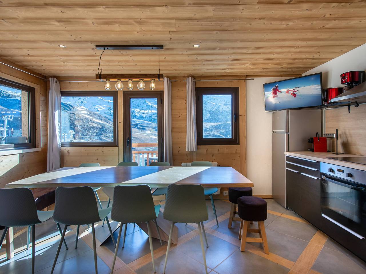 Apartamento entero, Espacioso apto. para 12 en el centro de Val Thorens con balcón y Wifi in Val Thorens, Les Trois Vallées