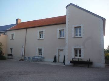 Gîte pour 10 personnes, avec jardin dans Cuis