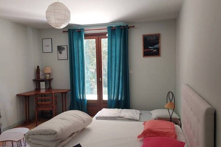 Location de vacances pour 20 personnes, avec jardin et terrasse à Chalmazel - 2