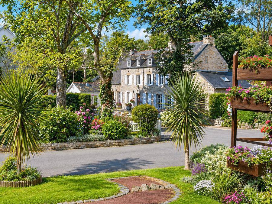 Camping du Manoir de Penn Ar Ster - Tente en toile et en bois 4 personnes - 2 chambres + terrasse in Ergué-Gabéric, Région de Quimper