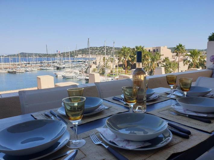 Ferienwohnung für 6 Personen, mit Terrasse und Pool sowie Ausblick in Cogolin - 4