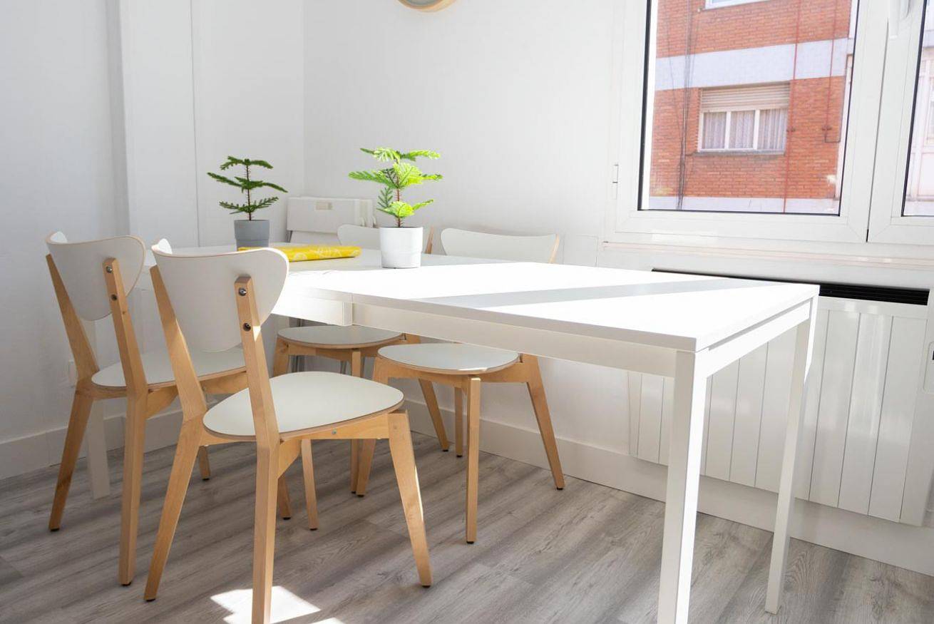 Ganze Wohnung, Gemütliche 1-Zimmer-Wohnung, 1,5 km vom Strand Playa de Poniente entfernt in Gijón, Costa Verde (Spanien)