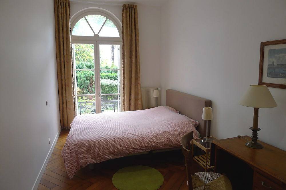 Appartement entier, Ginkgo, gîte de Touraine, appartement duplex (3 étoiles) au milieu d'un jardin in Tours, Région de Tours