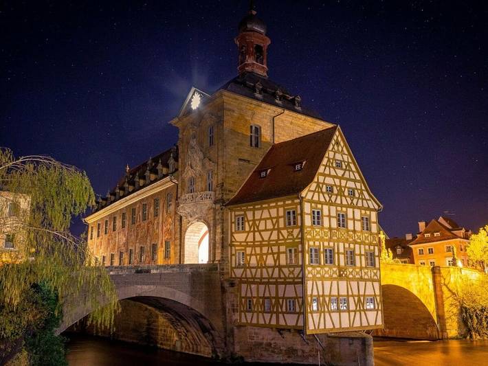 Gemütliche Wohnung mit Terrasse, Fernseher, Küche und in der Nähe des Stadtzentrums von Litzendorf in Litzendorf, Landkreis Bamberg