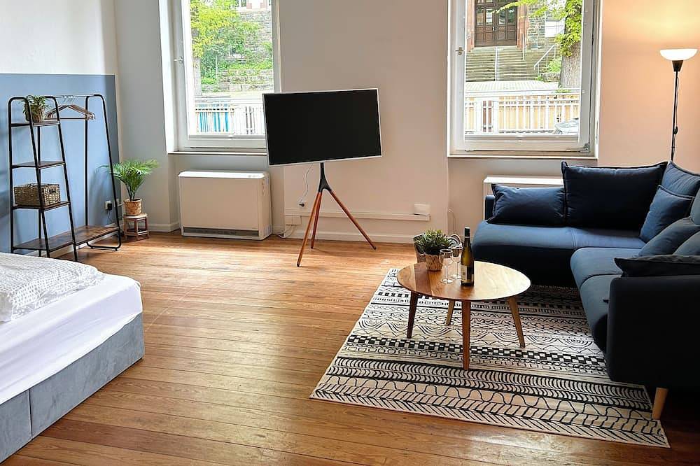 Ganze Wohnung, Labed - zentrale Fewo auf Weingut, private Terrasse, Free Wlan, 2 Schlafzimmer in Rüdesheim am Rhein, Rheingau-Taunus-Kreis