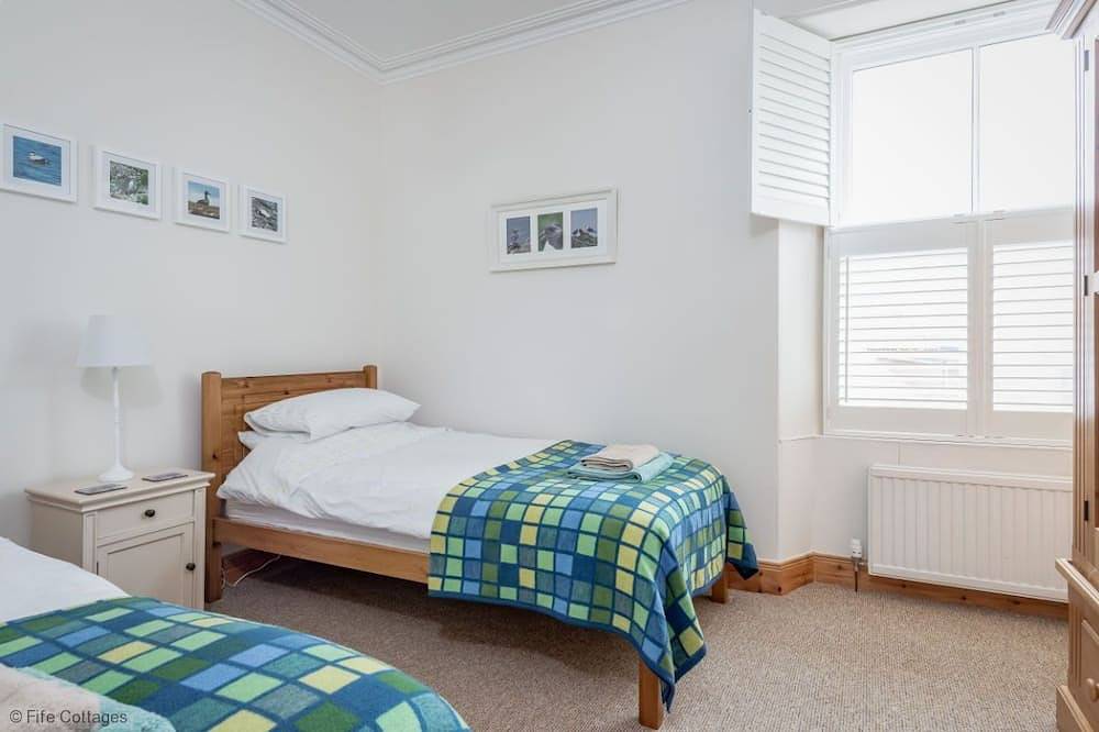 Beautifully renovated 4 bedroomed house close to the shore in Pittenweem. in Pittenweem, Fife region