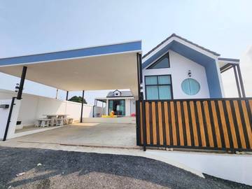 Maison d’hôte pour 12 personnes, avec balcon et vue ainsi que piscine et bassin pour enfant dans Ban Bang Sare