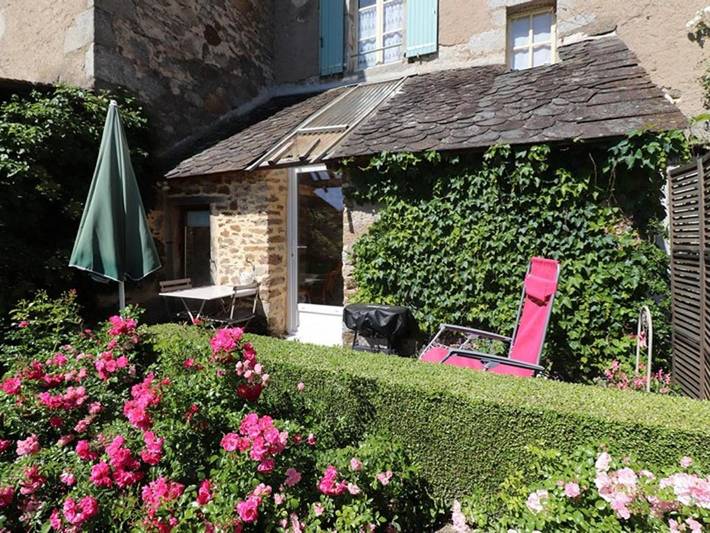 Gîte pour 2 personnes, avec Terrasse et Jardin dans Puycapel - 2