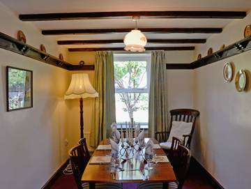 Log Cabin for 5 People in South-Wales, Swansea region, Photo 3