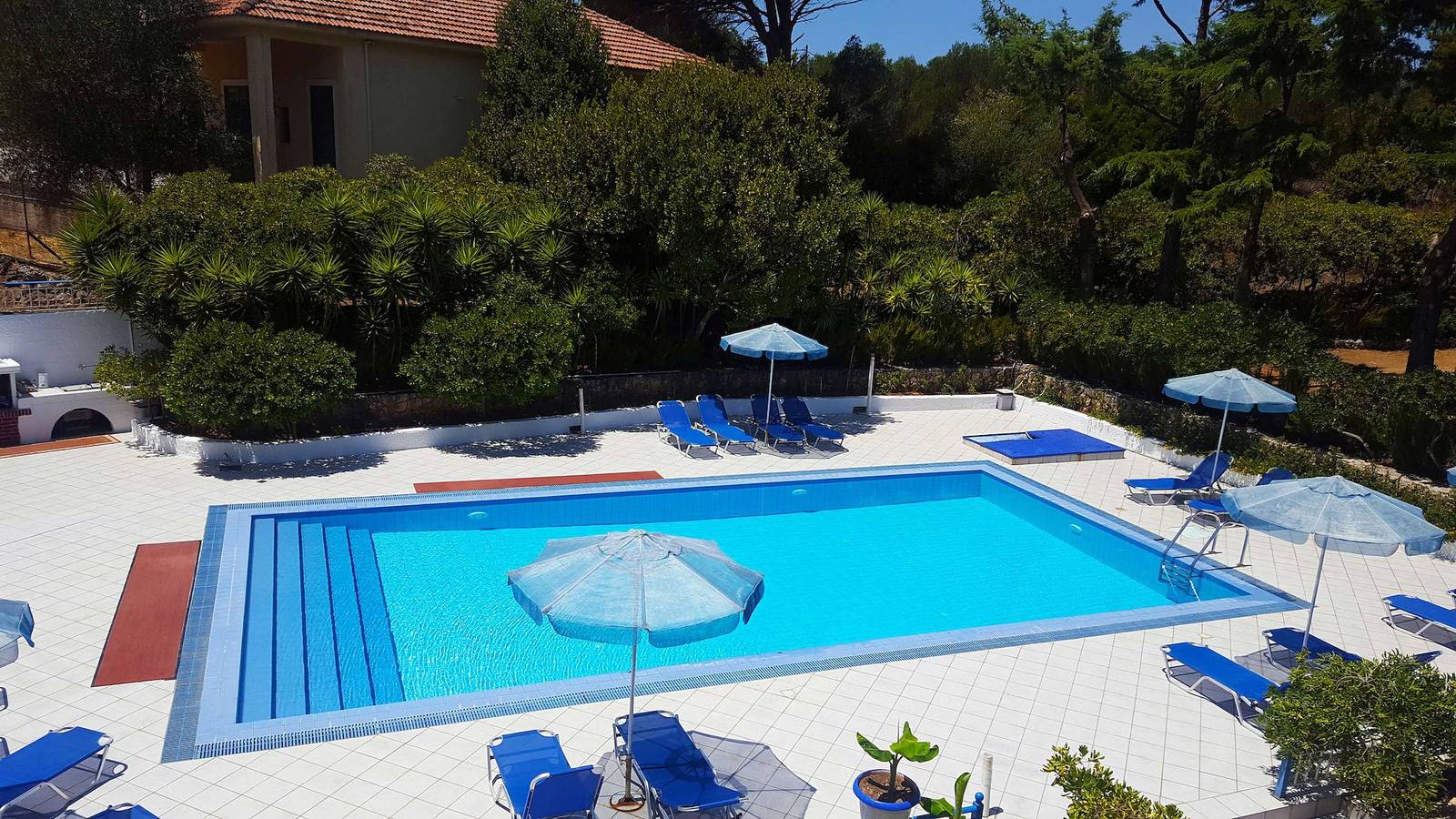 Entire holiday apartment, Bluewhite Studio - Cozy Garden Nest in Kefalonia
