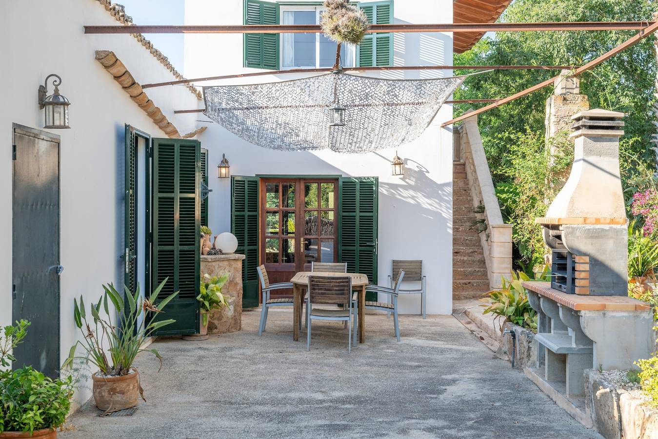 Villa Marilen near Can Picafort Beach with Mountain Views, Wi-Fi and A/C in Santa Margalida, North Majorca