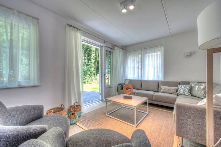 Ferienhaus für 8 Personen, mit Balkon/Terrasse und Terrasse sowie Garten