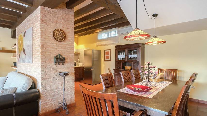 Location de vacances pour 12 personnes, avec jardin ainsi que piscine et jacuzzi dans Castille-La Manche - 3