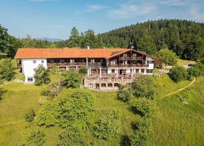 Hotel voor 2 personen, with tuin and uitzicht as well as terras and sauna, met huisdier in Piding