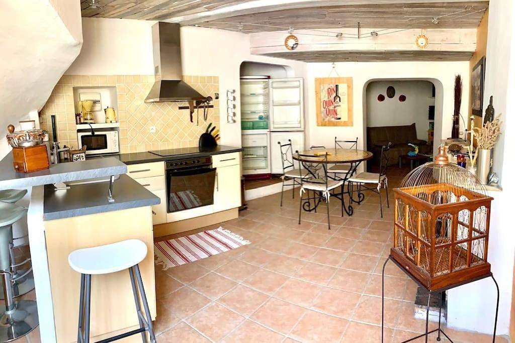 Appartement entier, Coquette maison de village pour 4 pers in Quinson, Parc naturel régional du Verdon