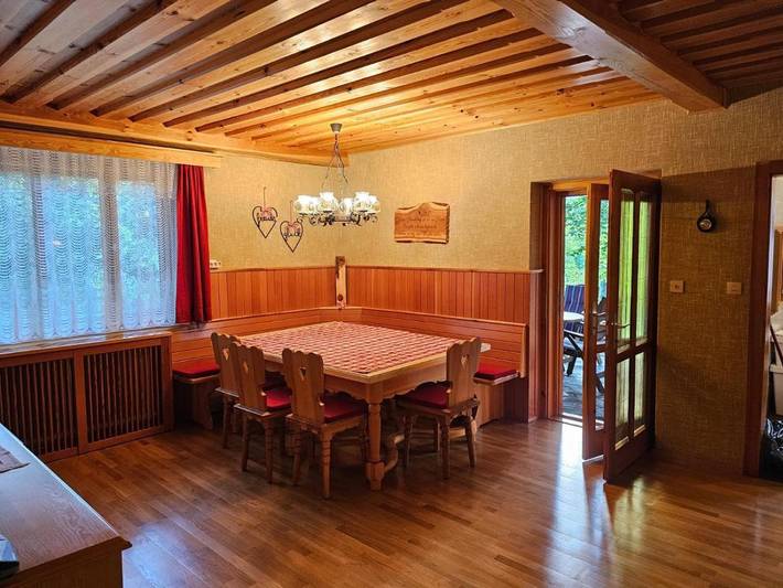 Ferienwohnung für 8 Personen, mit Terrasse und Garten sowie Ausblick