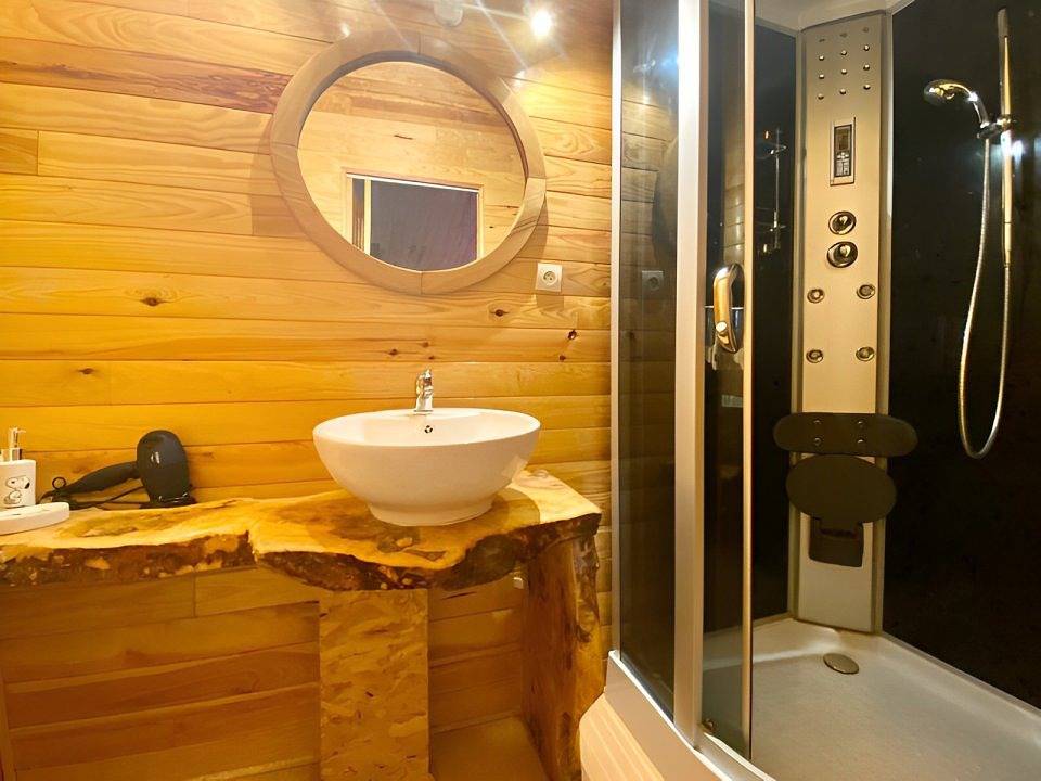 La Dromandise - Chambre Mariage in Saint-Arcons-de-Barges, Haute-Loire