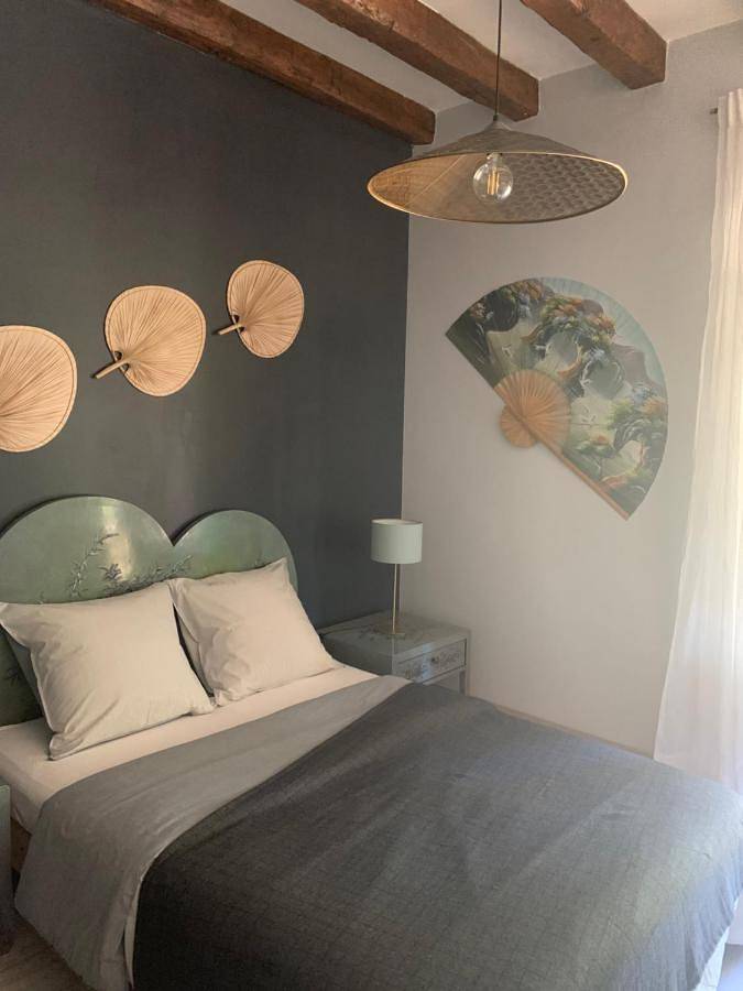 Gîte pour 3 personnes, avec piscine ainsi que vue et jardin à Chaumont-sur-Tharonne - 2