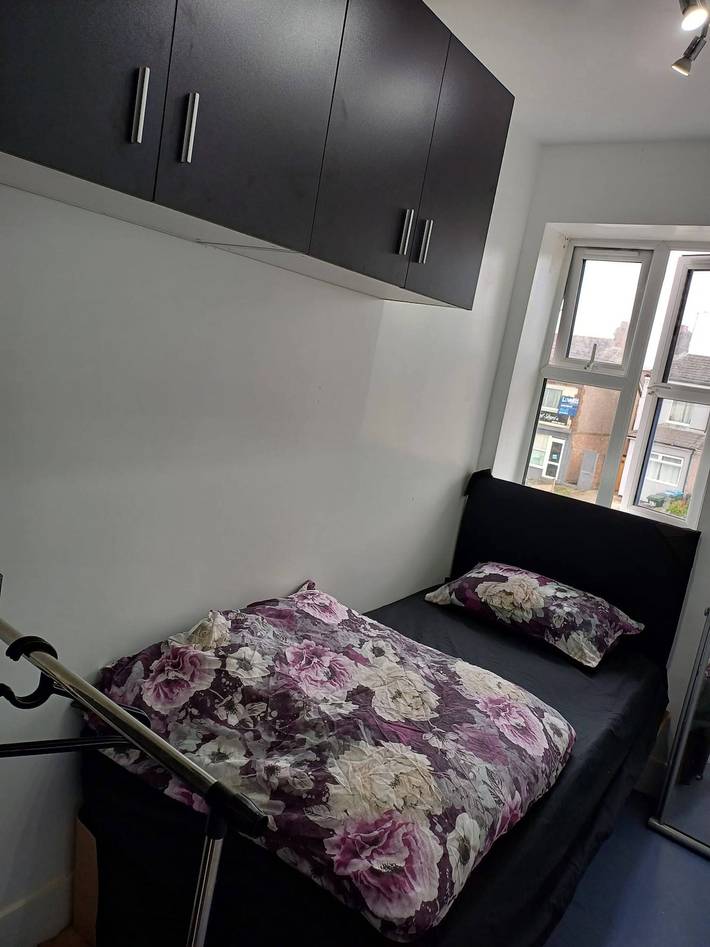 Single Cosy Room near Cbs Arena and M6 in Cv6 4Df in Coventry, Birmingham Area