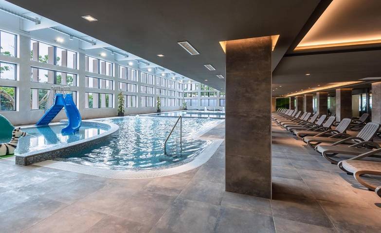 Hotel für 3 Personen, mit Terrasse und Garten sowie Kinderpool und Pool in Balatonalmadi - 2