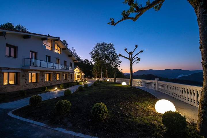 Hôtel pour 2 personnes, avec Terrasse ainsi que Jardin et Vue à Eibar