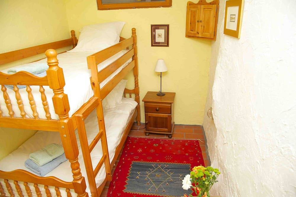 Cosy village house with amazing views of Mount Canigou. in Rodès, Prades region