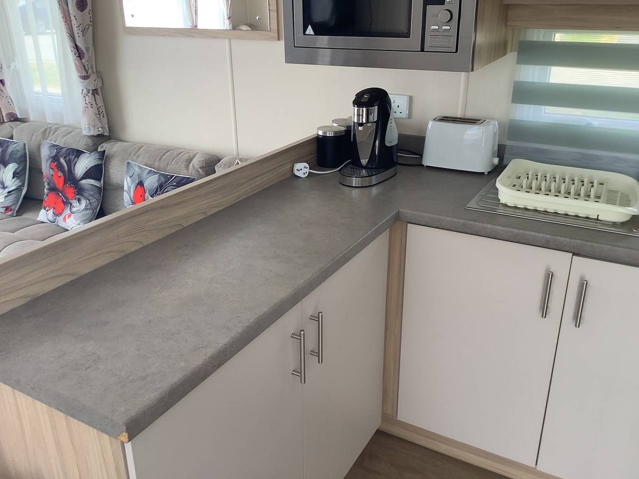 Holiday Home Sleeps 8 with Parking in Ingoldmells, Lincolnshire