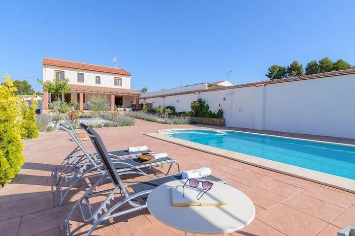 Chalet para 15 personas, con terraza y jardín - 1