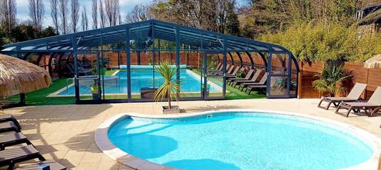 Gîte pour 4 personnes, avec jardin et jacuzzi ainsi que piscine et bassin pour enfant dans Plage du Moulin