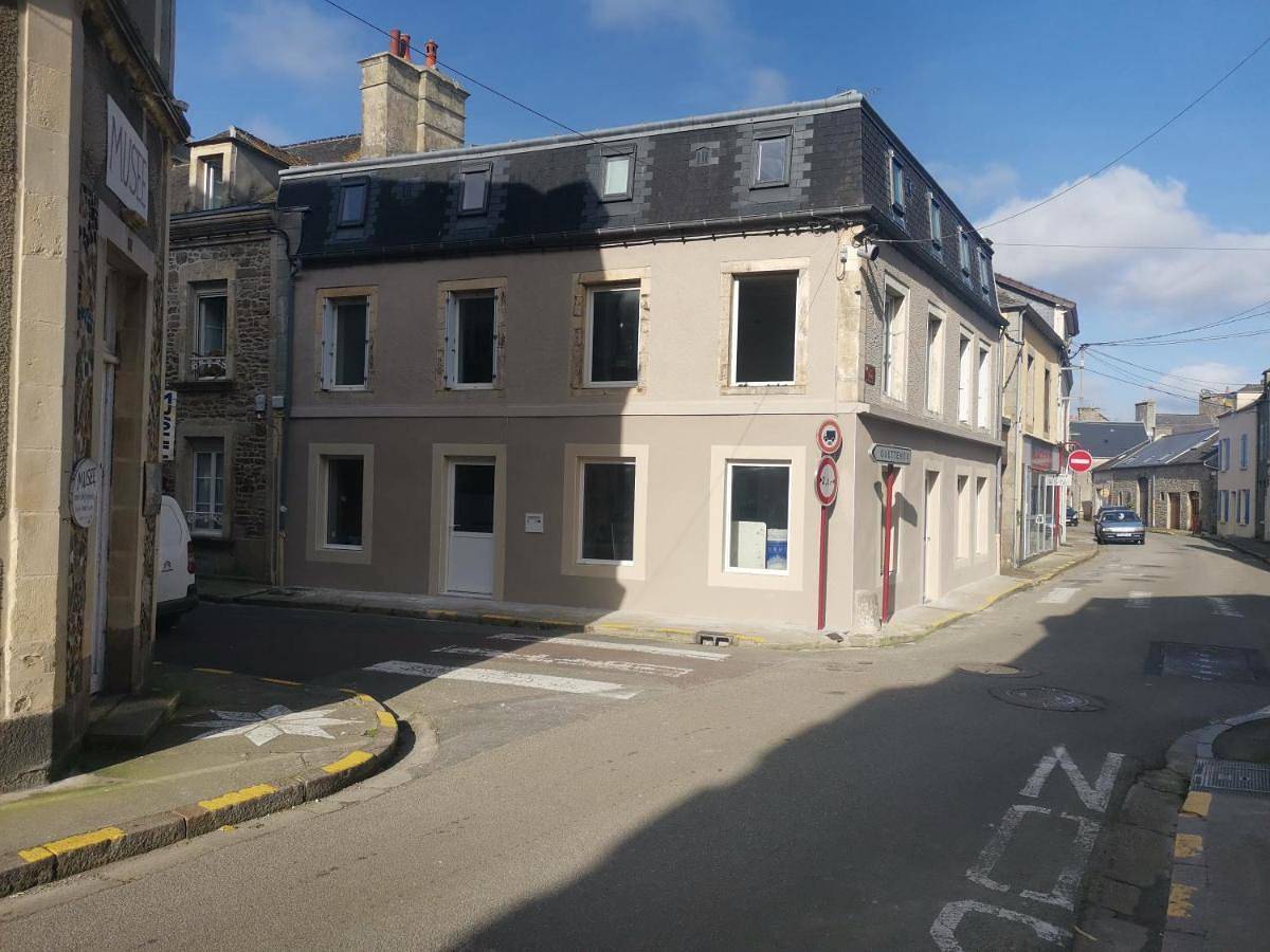 Appartement entier, One-Bedroom Apartment in Saint-Vaast-la-Hougue, Région de Cherbourg