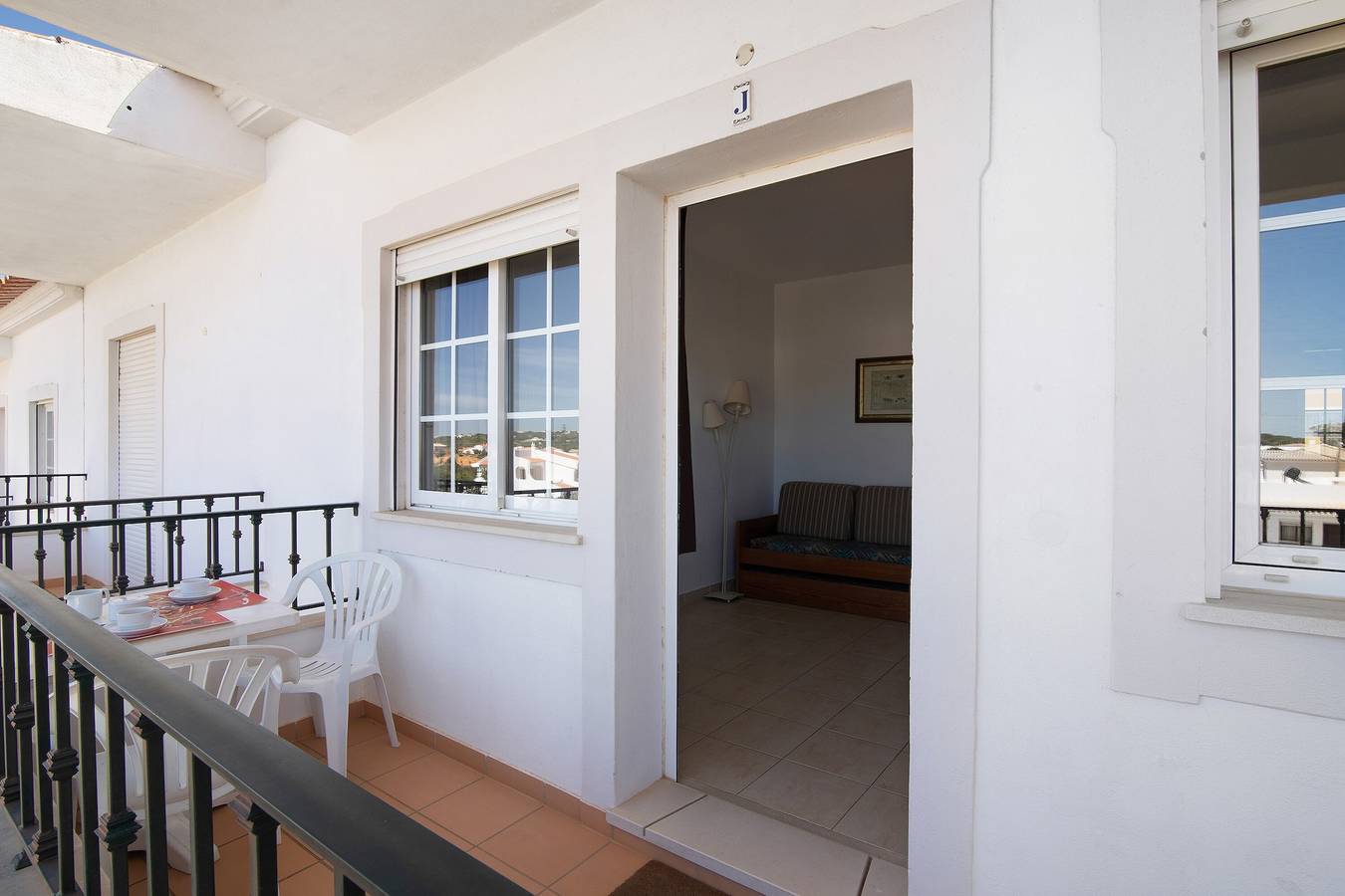 Entire apartment, Apartment "Algarve J" with Mountain View, Shared Pool & Wi-Fi in Albufeira, Faro District