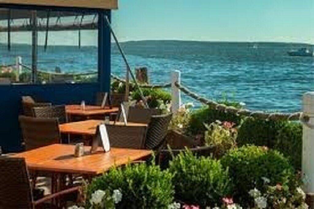 Ganze Wohnung, Historisches Apartment im Stadtzentrum von Bristol in Bristol (RI), Bristol County