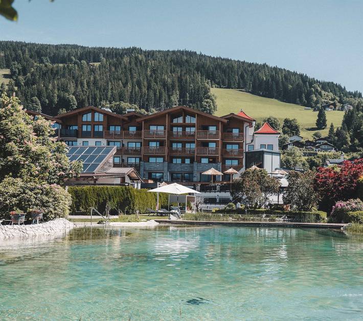 Hotel für 3 Personen, mit Balkon und Whirlpool sowie Terrasse und Garten in Altenmarkt im Pongau