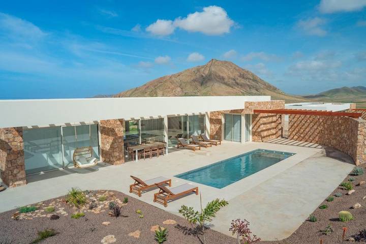 Ferienhaus für 8 Personen, mit Balkon und Terrasse sowie Pool und Ausblick in Tindaya