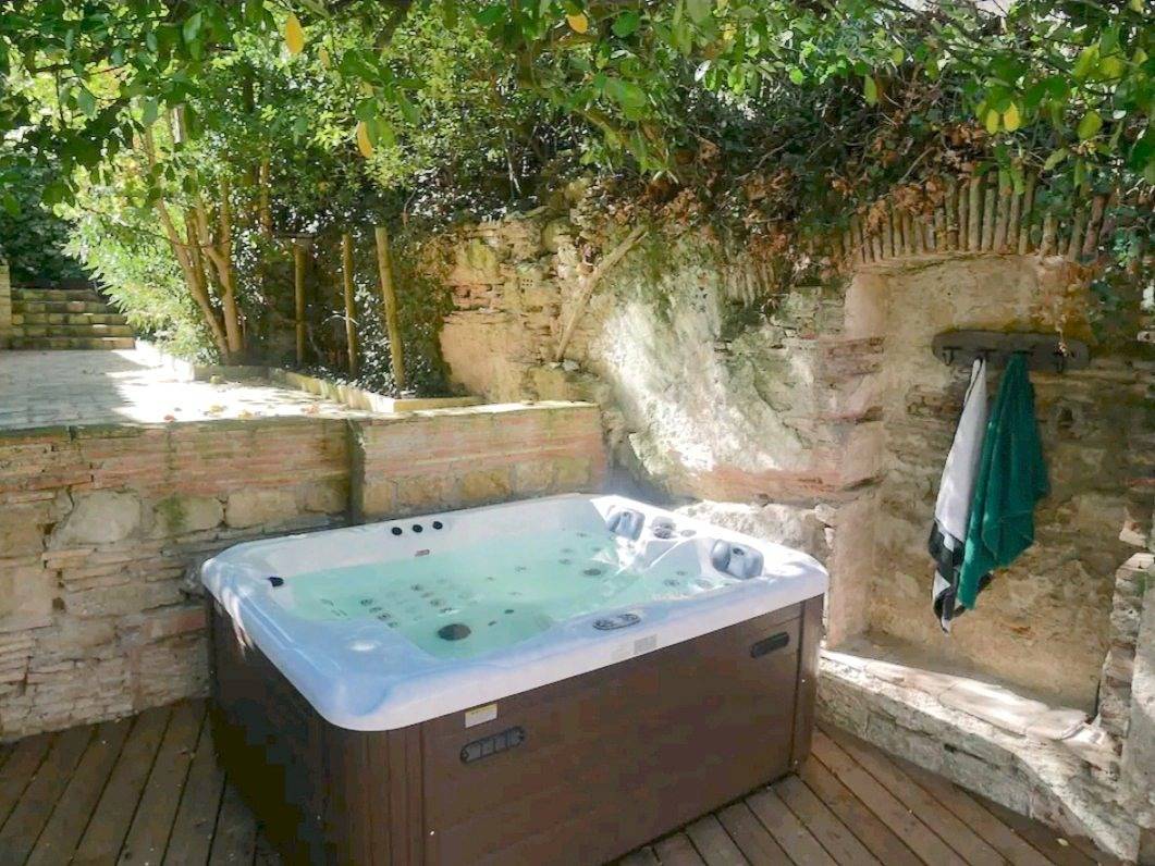 Joli coin de verdure avec piscine et spa in Castelnaudary, Région de Carcassonne