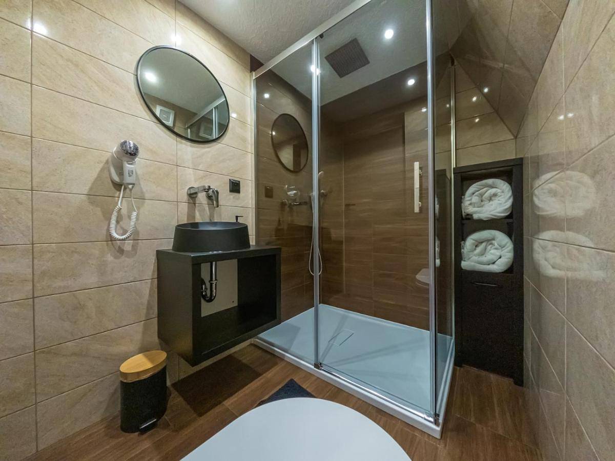 Peak Glamp & Jacuzzi - Zakopane - Widok na Góry in Poronin, Karpaty (Polska)