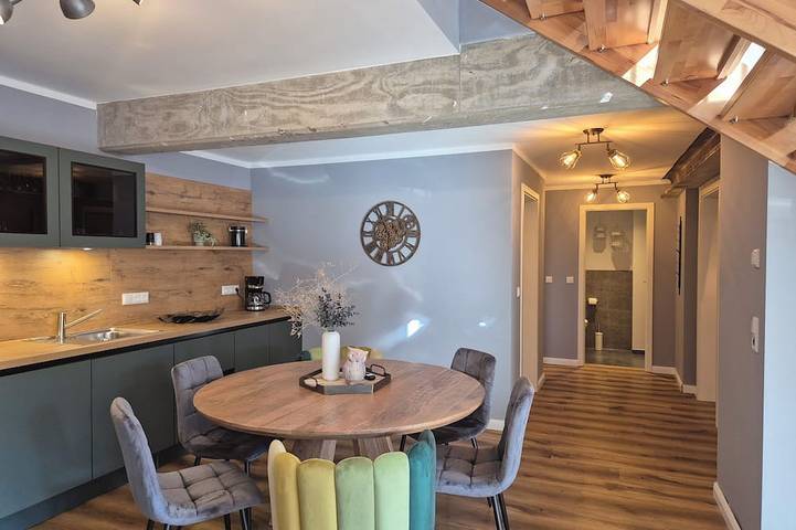 Ferienwohnung für 9 Personen, mit Terrasse und Garten - 1