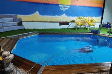 Gîte pour 6 personnes, avec piscine ainsi que jardin et jacuzzi dans Cambuston