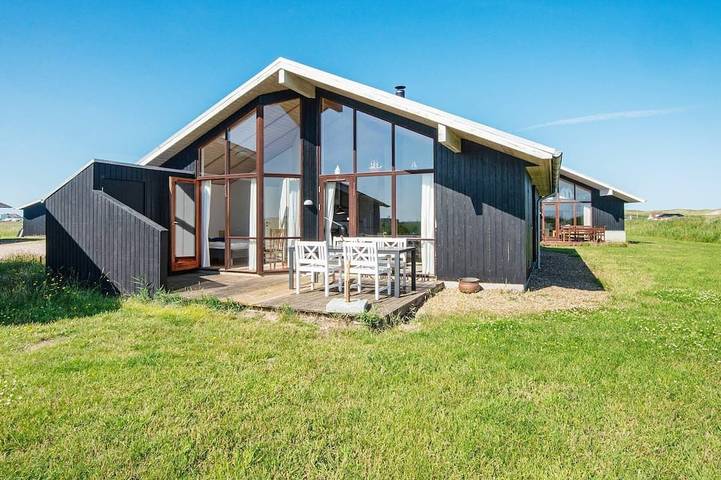 Ferienhaus für 8 Personen, mit Terrasse und Sauna, mit Haustier in Thorsminde