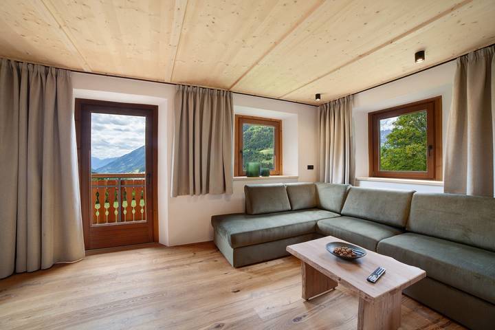 Ganze Wohnung, Ferienwohnung 'Schlossbauer Große' mit Bergblick, Gemeinschaftsterrasse und Wi-Fi in Stubaier Alpen, St. Leonhard in Passeier