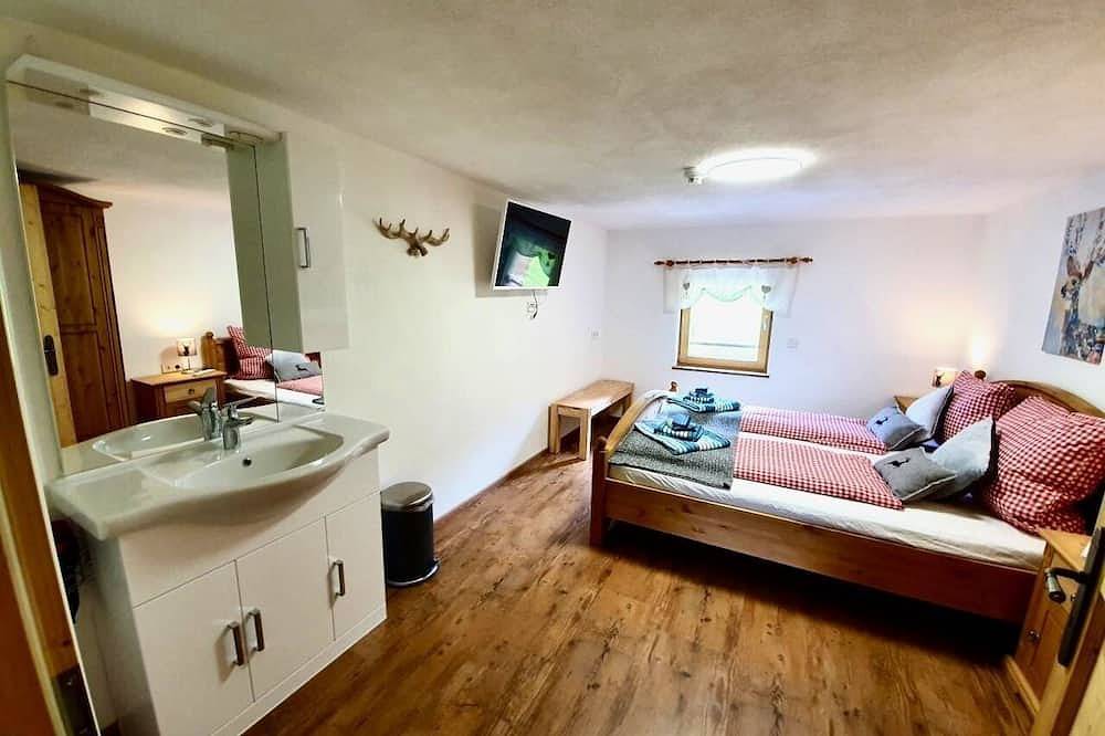 Geheel appartement, Apartment with 125sqm, 3 bedrooms, max. 8 persons in Tannheim, Allgäuer Alpen (Oostenrijk)