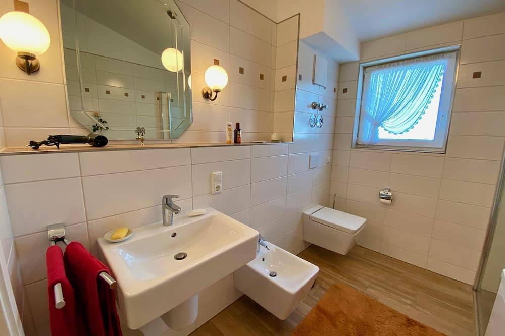 Ganze Wohnung, Attraktive Ferienwohnung auf den Höhen der Nordeifel in Simmerath, Naturpark Hohes Venn-Eifel